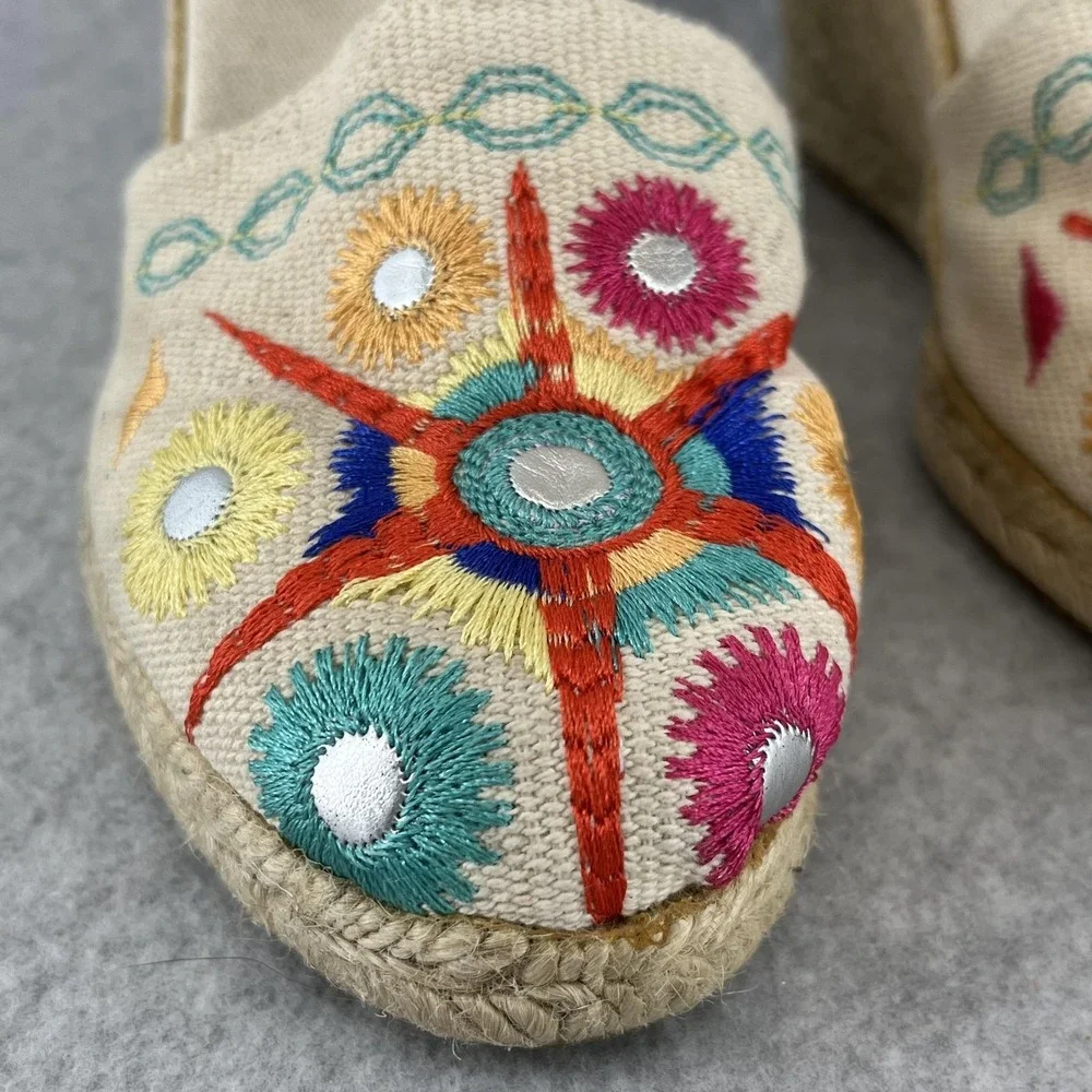 Andre Assous Espadrille Sandals Womens 6.5 Wedge Embroidered Ankle‎ Tie Summer